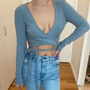 Superdown XS Blue Wrap Crop